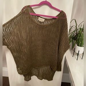 Green knitted long sleeve